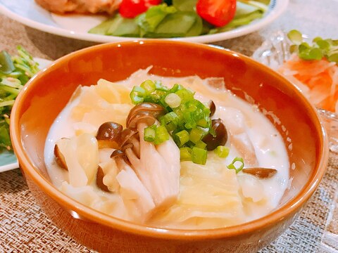 中華風♡キャベツの豆乳スープ